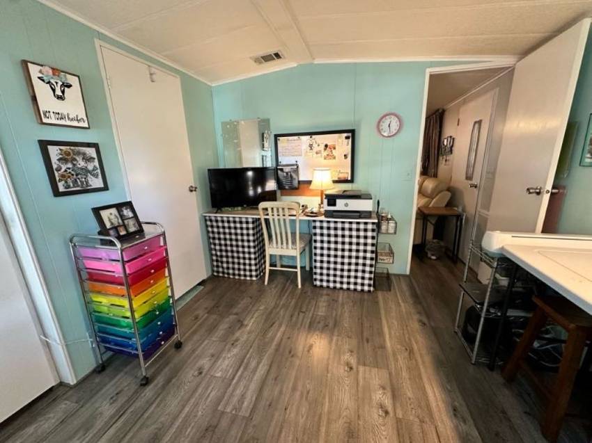 537 Chickasaw Loop a Winter Haven, FL Mobile or Manufactured Home for Sale